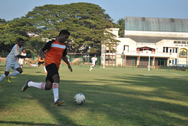 Panjim Footballers on the attack